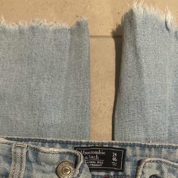Abercrombie & Fitch Zoe Natural Rise Ankle Straight Jeans - Picture 2 of 4